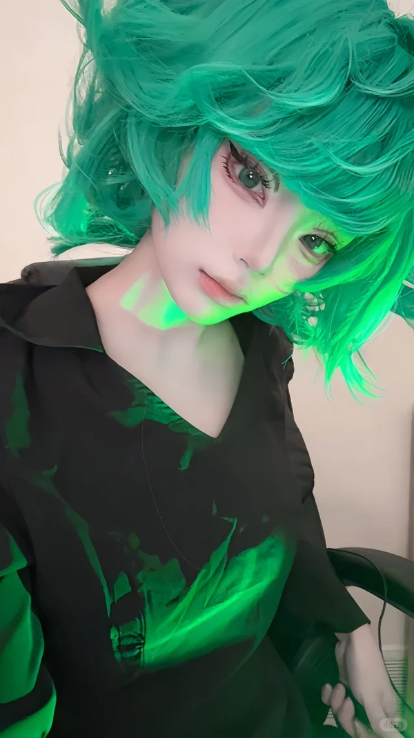 Tatsumaki cosplay tóc xanh đẹp