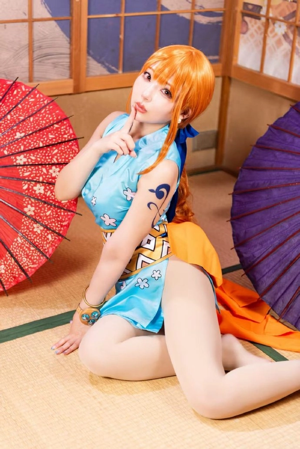 ảnh cosplay nami khoe chân dài