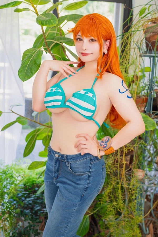 ảnh cosplay nami lộ bầu ngực căng tràn