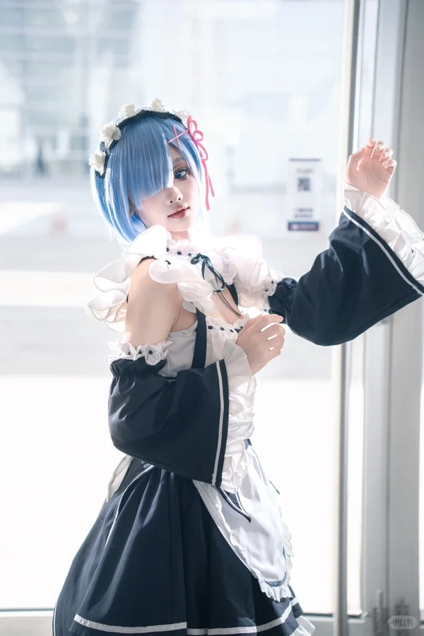 ảnh cosplay rem anime quyến rũ nhất