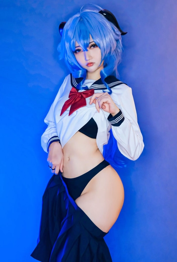 ảnh gái cosplay ganyu nữ sinh hư hỏng