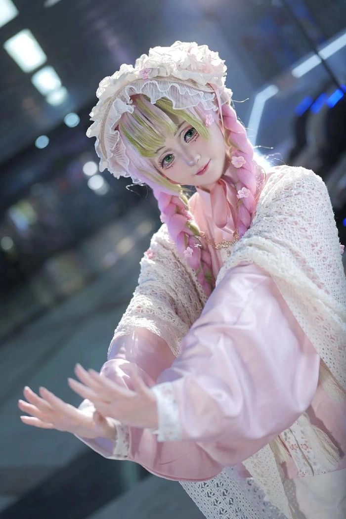 ảnh gái xinh cosplay mitsuri