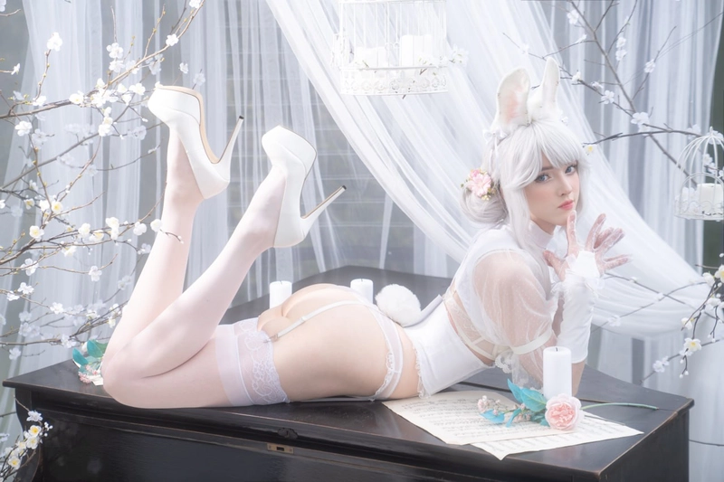 ảnh gái xinh cosplay thỏ trắng sexy