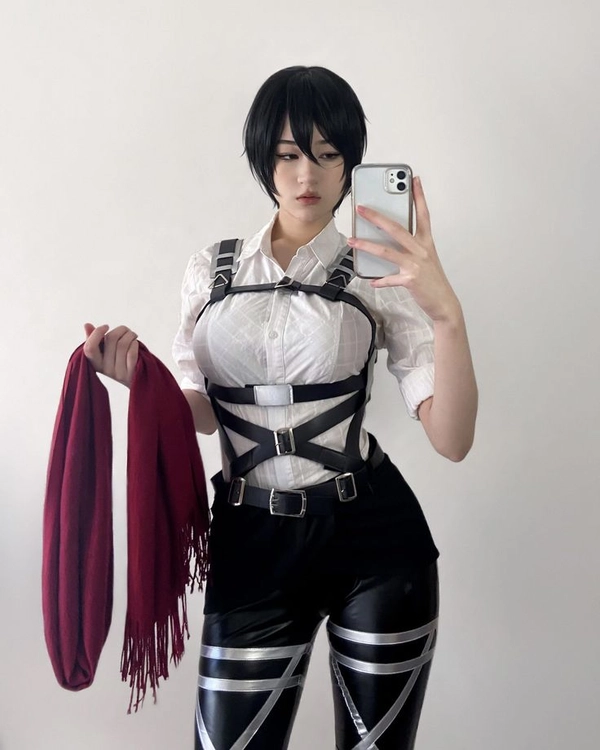 ảnh mikasa cosplay cực ngầu