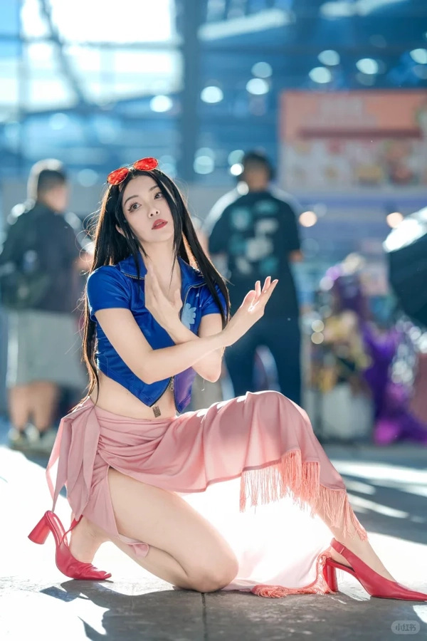 ảnh nico robin cosplay gợi cảm