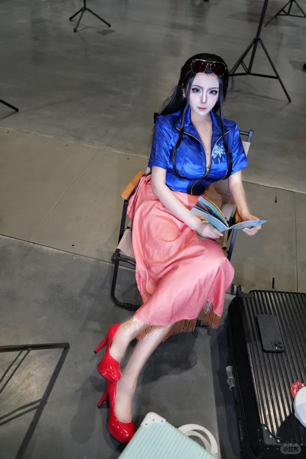 ảnh nico robin cosplay trong one piece