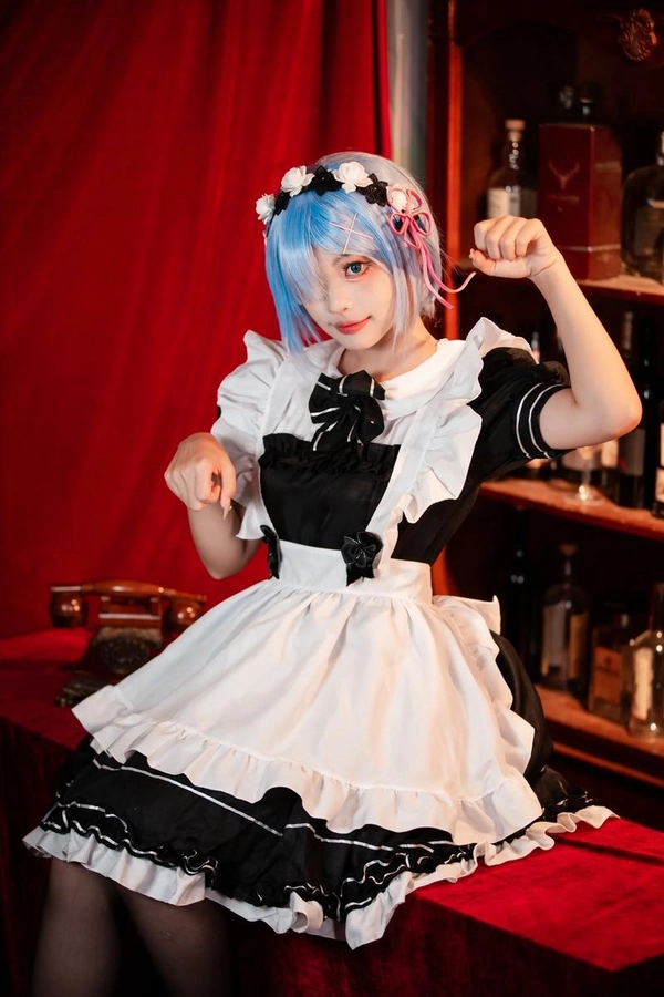 ảnh re zero rem cosplay đáng yêu