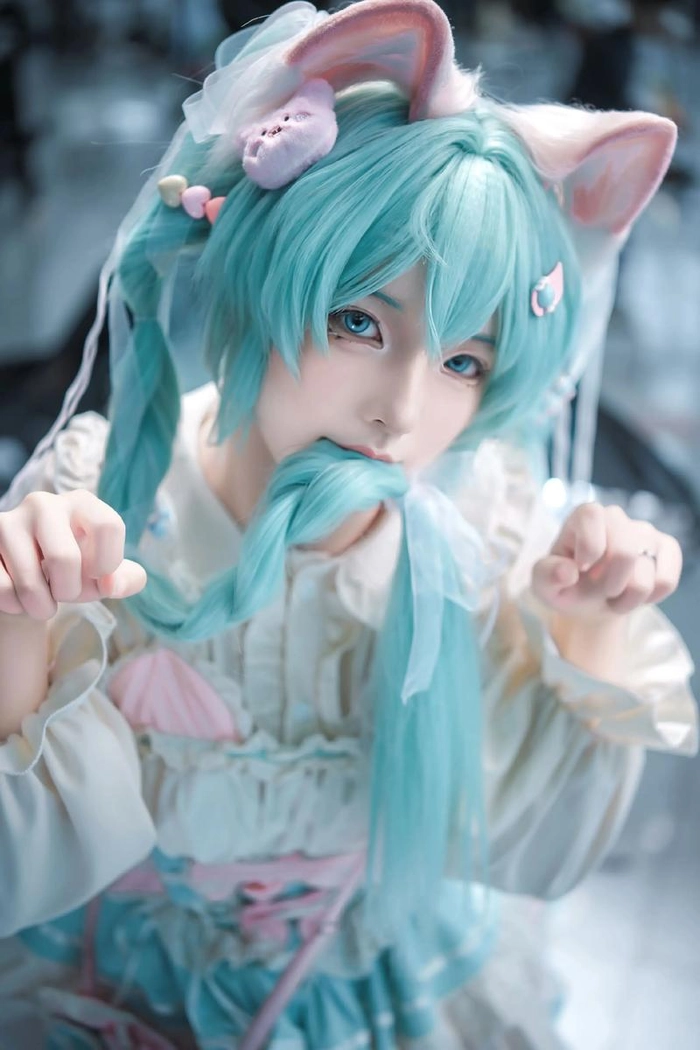 cosplay anime miku cute