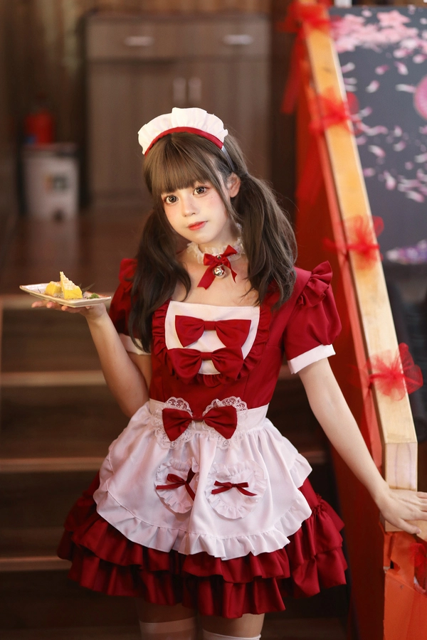 cosplay hầu gái đáng yêu