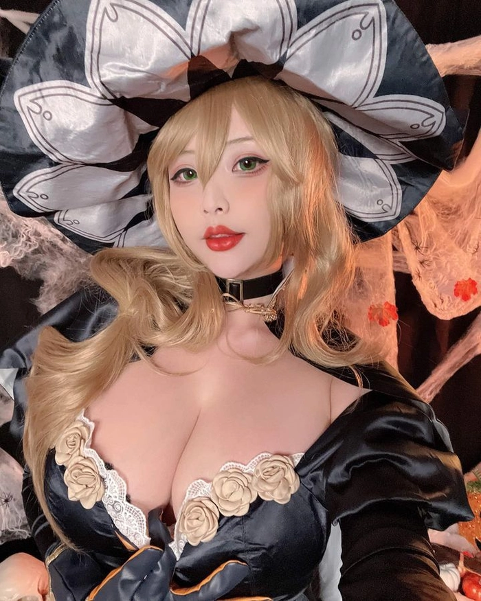 cosplay ma nữ ngực to