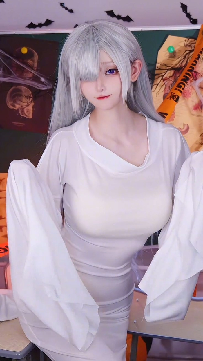 cosplay ma nữ quyến rũ halloween