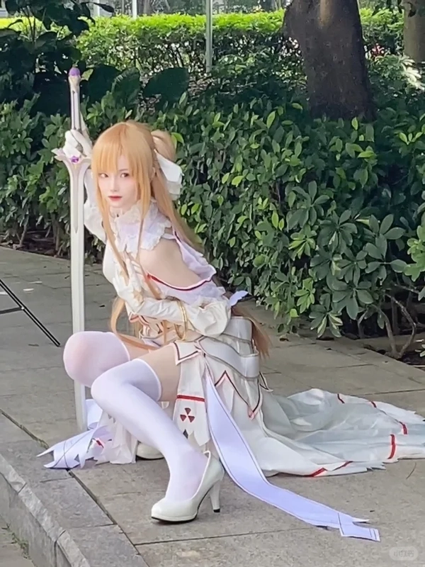 gái xinh cosplay asuna yuuki