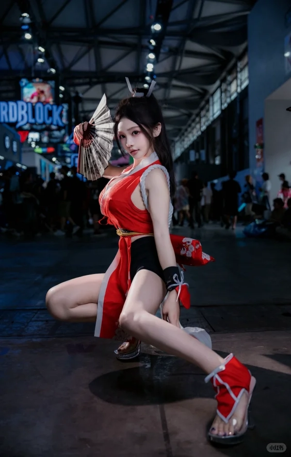 gái xinh cosplay mai shiranui cool ngầu