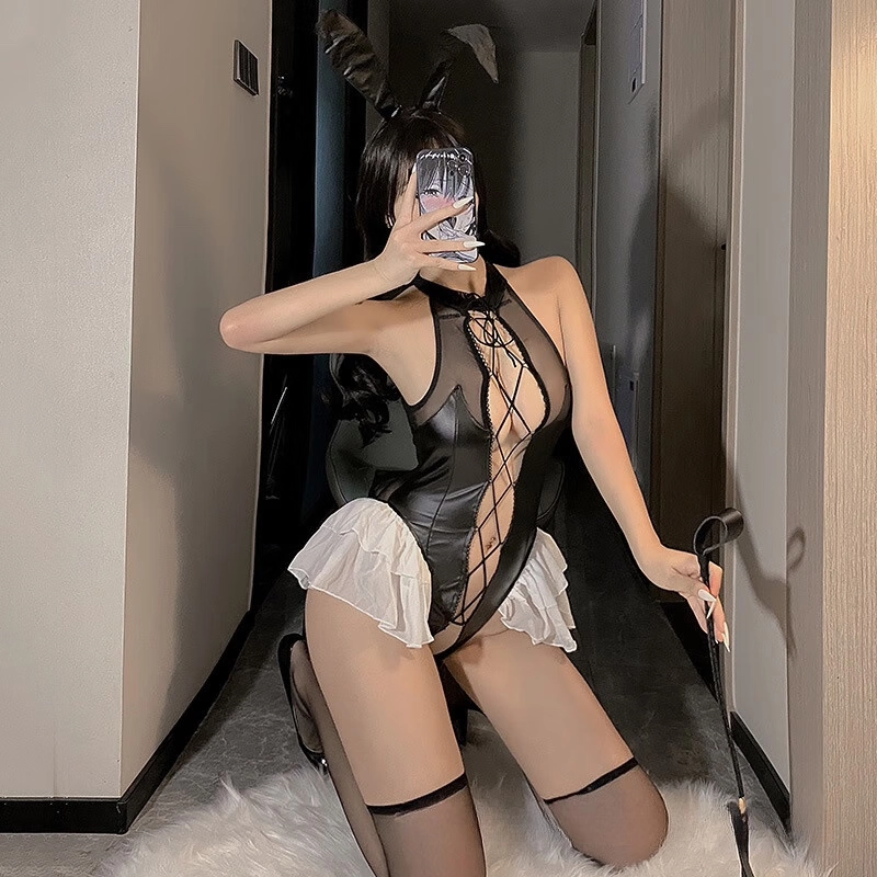 gái xinh cosplay thỏ