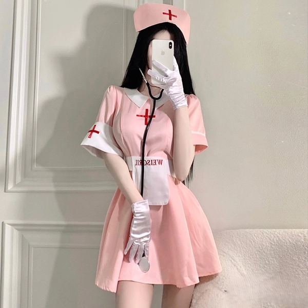 gái xinh cosplay y tá​ che mặt