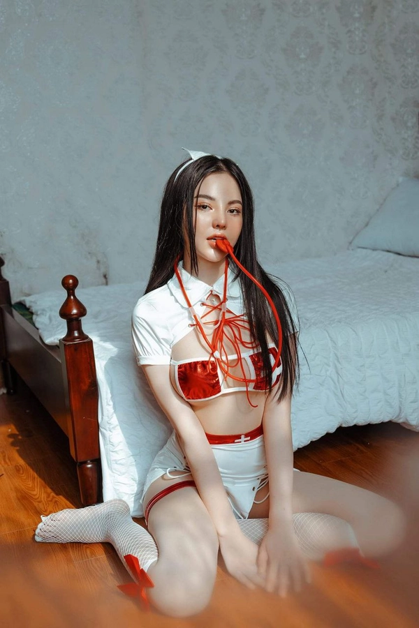 gái xinh cosplay y tá​ sexy