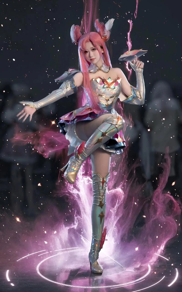 hình cosplay aya liên quân