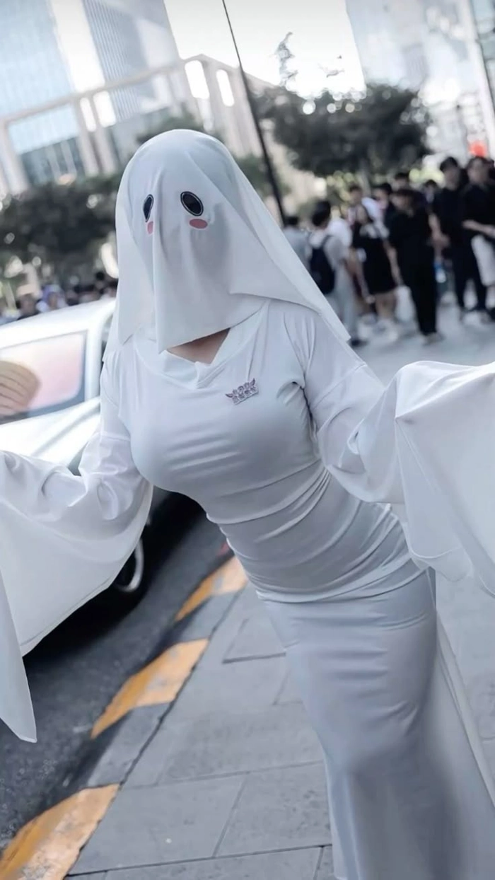 hình cosplay ma nữ spooky body nóng bỏng