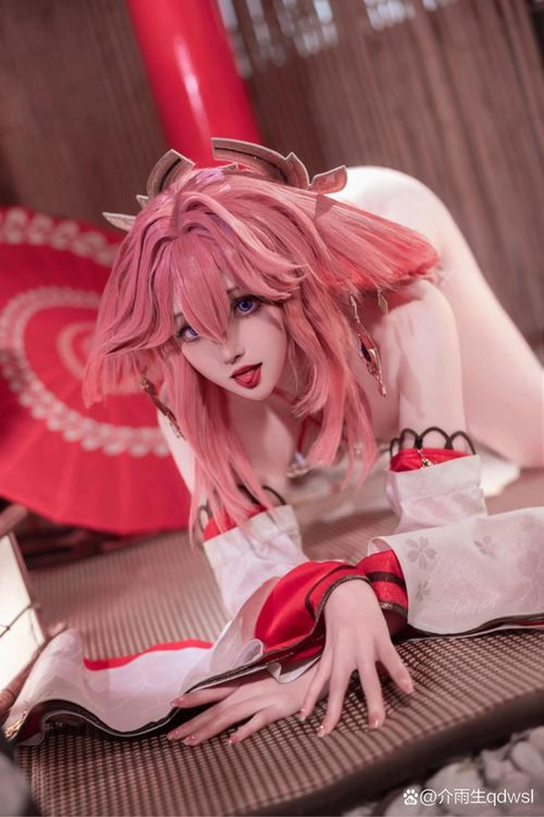 hình cosplay yae miko​ sexy