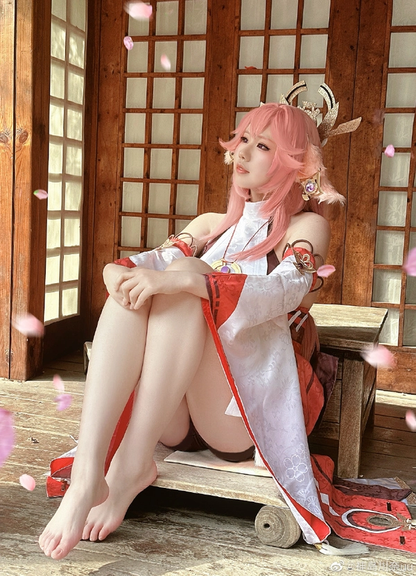 hình cosplay yae miko​