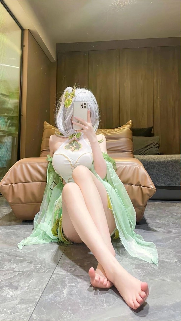hình nahida cosplay sexy