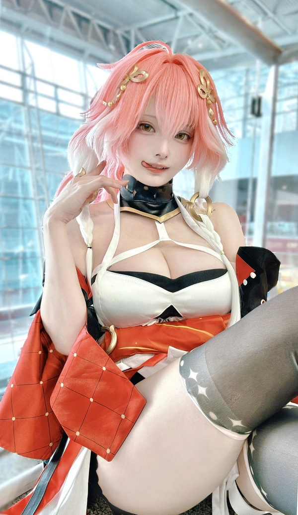 hình yae miko cosplay bổ mắt