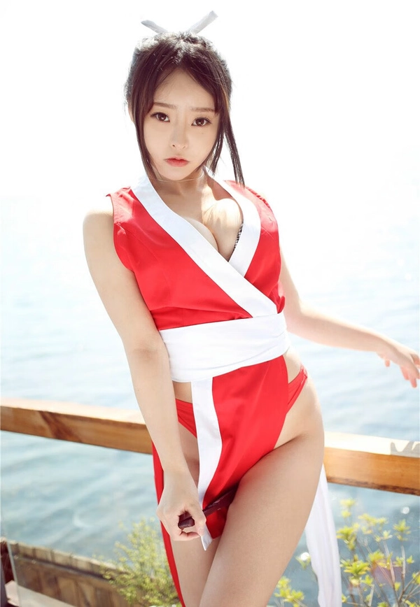 mai shiranui cosplay lộ hàng