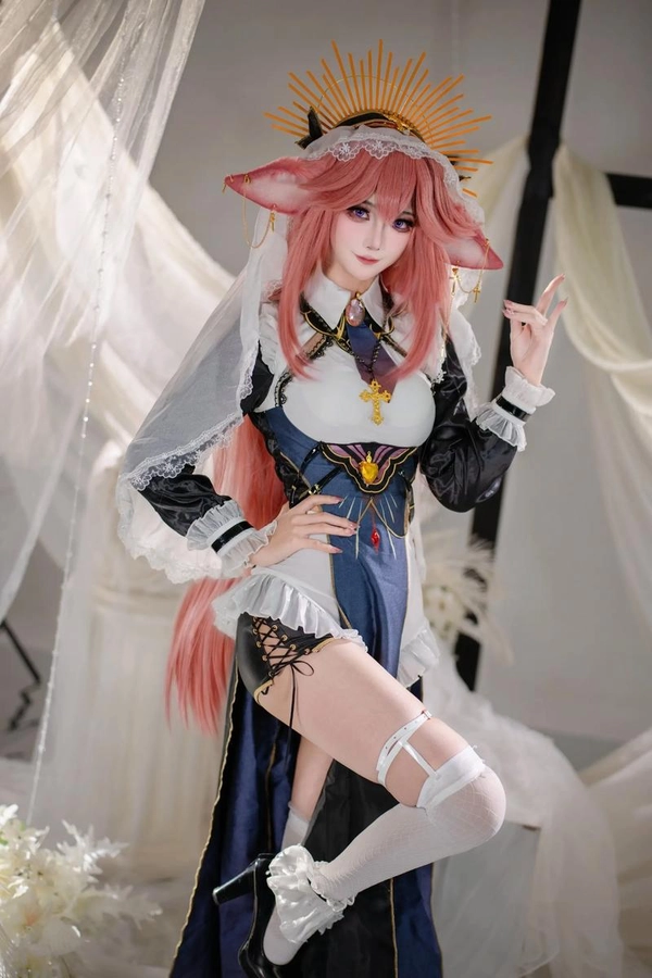 miko cosplay