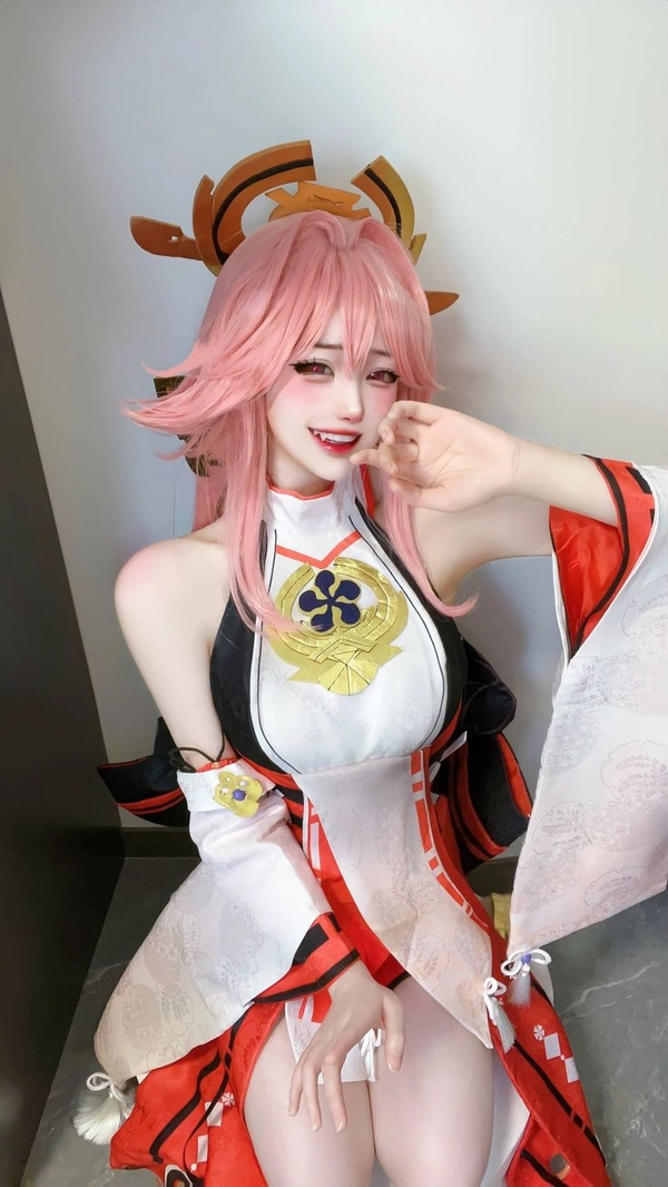 yae miko cosplay đáng yêu