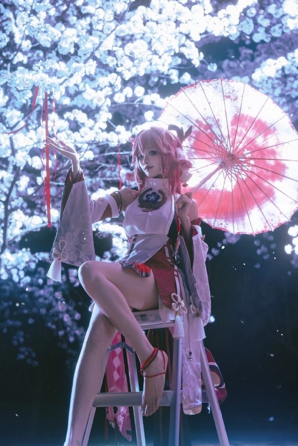 yae miko cosplay ngầu