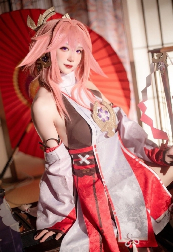 yae miko cosplay xinh đẹp