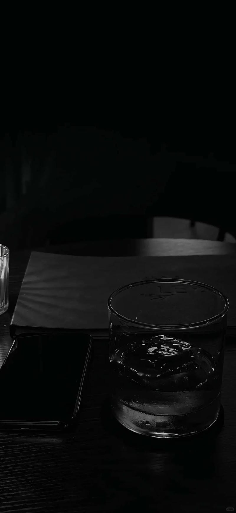 hinh-nen-den-trang (29)