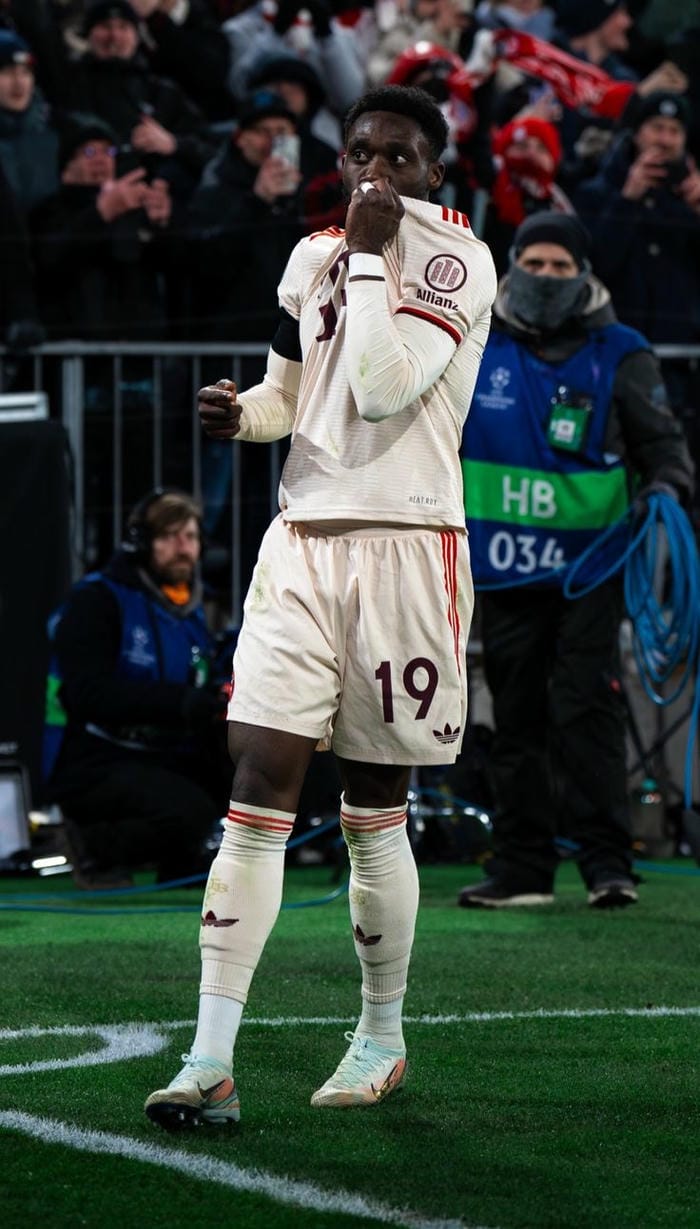 anh-alphonso-davies (23)