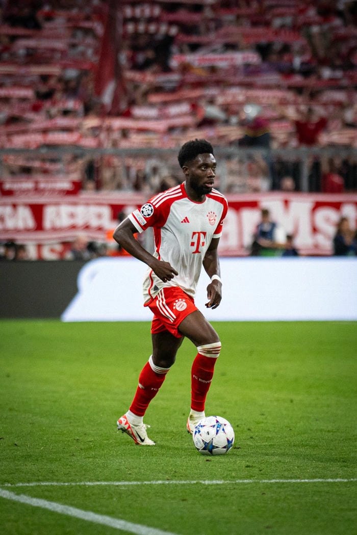 anh-alphonso-davies (26)