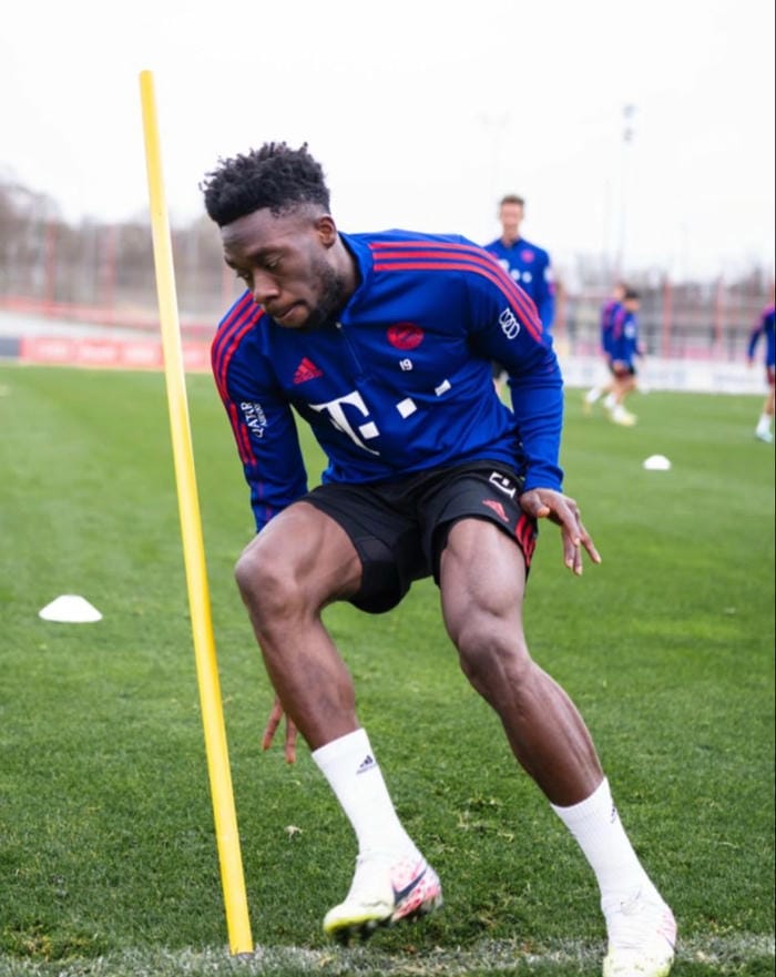anh-alphonso-davies (9)