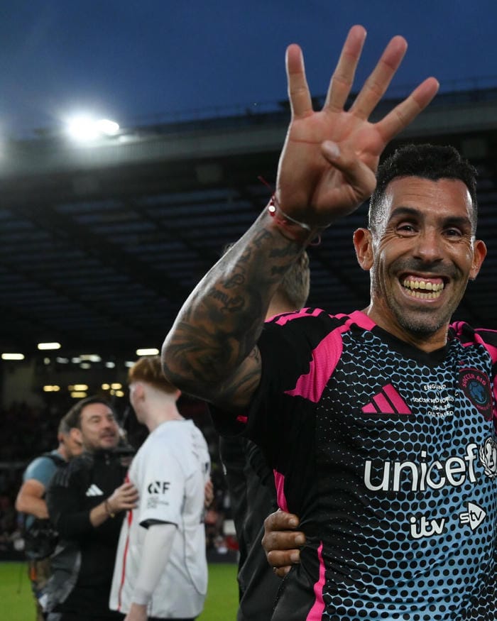 anh-carlos-tevez (28)