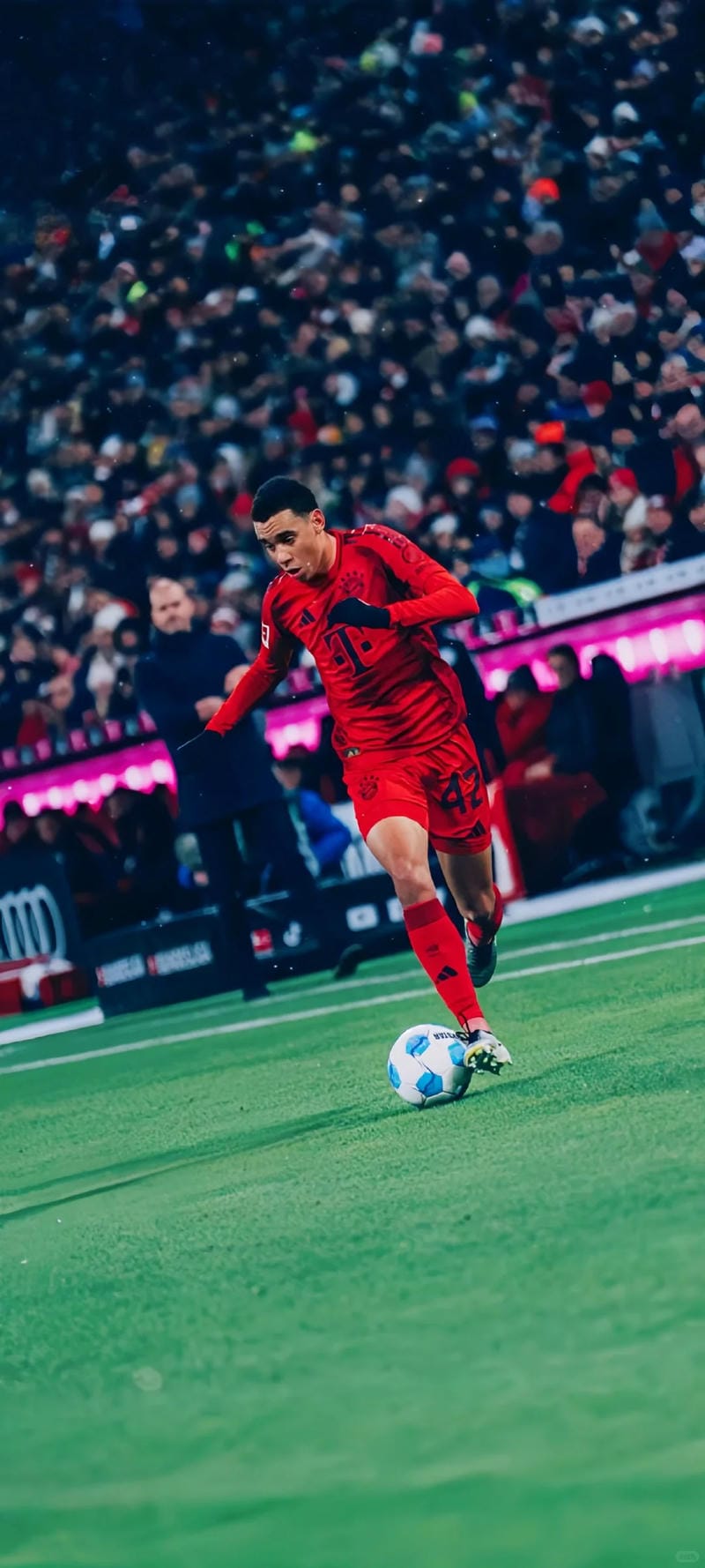 99+ Ảnh Jamal Musiala siêu đẹp: phong cách trẻ trung, năng lượng tràn đầy