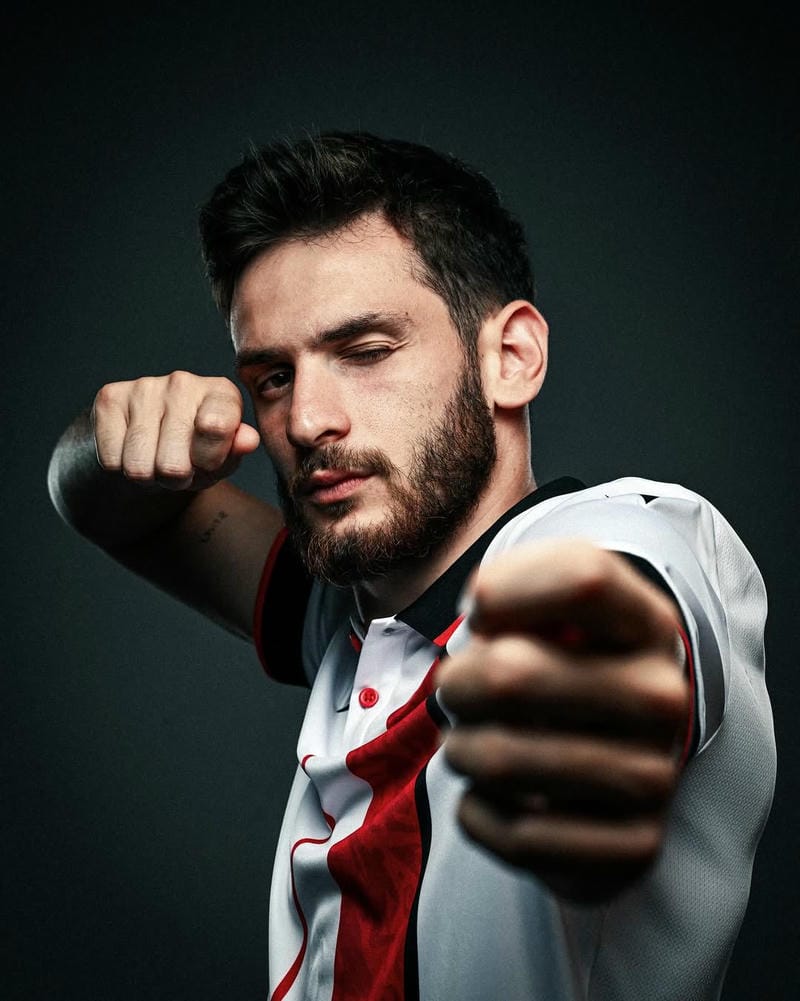 anh-khvicha-kvaratskhelia (10)