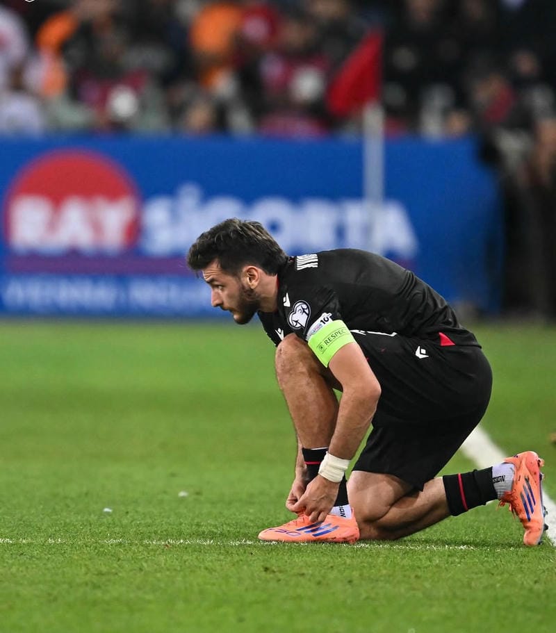 anh-khvicha-kvaratskhelia (17)