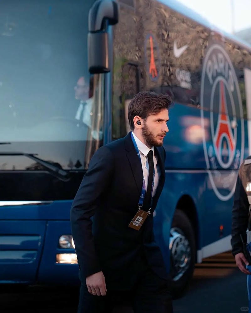 anh-khvicha-kvaratskhelia (20)