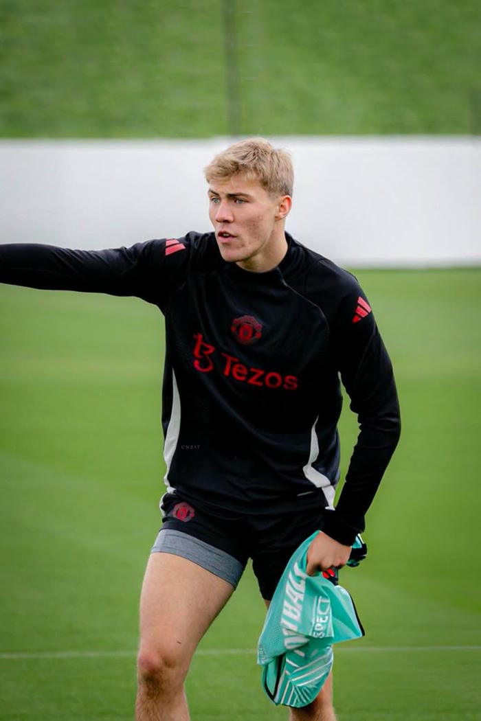 anh-rasmus-hojlund (17)