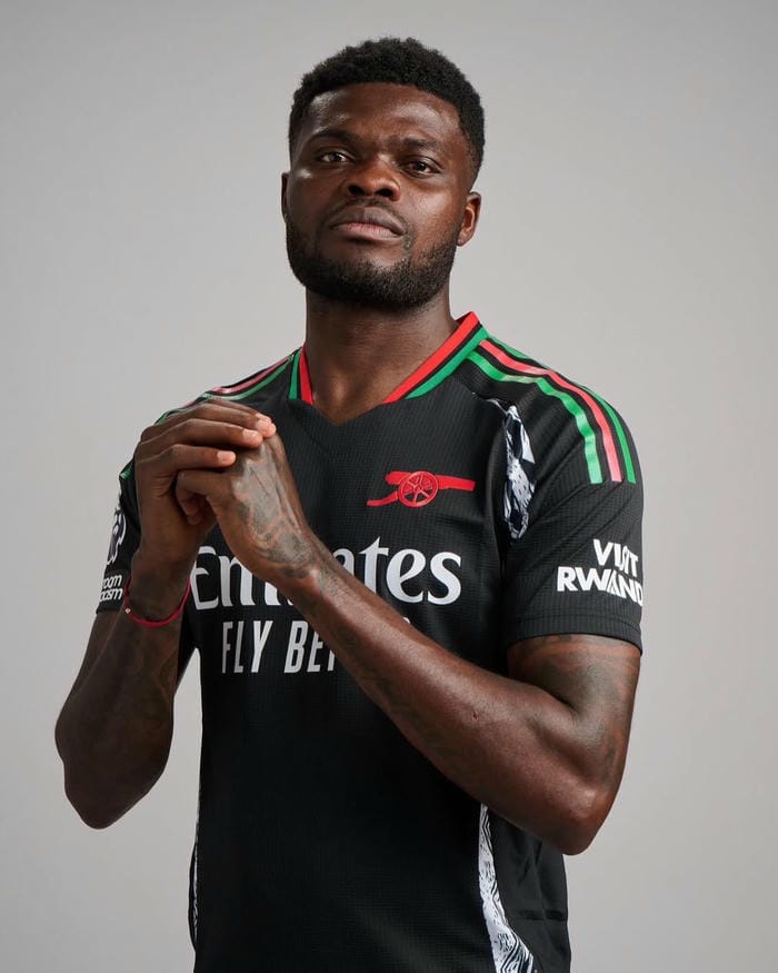 99+ Ảnh Thomas Partey: ngôi sao sáng trên sân cỏ và ngoài đời thường