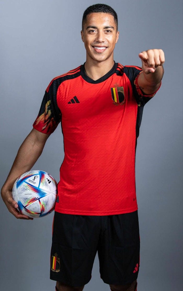 99+ Ảnh Youri Tielemans phong độ đỉnh cao trong màu áo câu lạc bộ