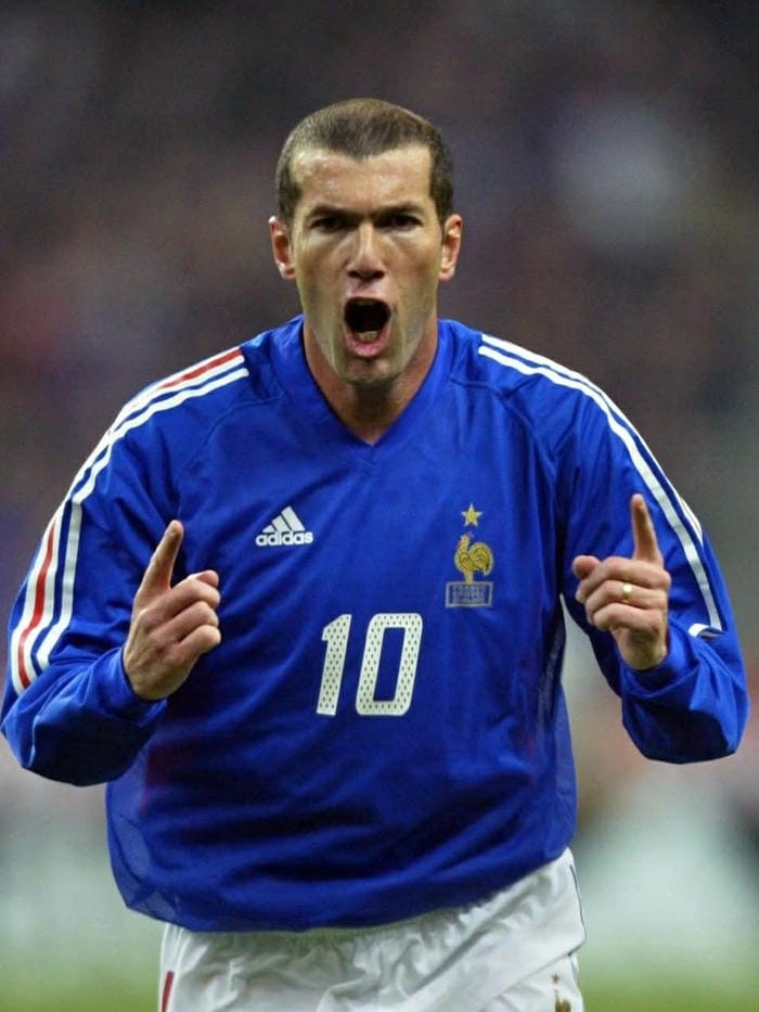 99+ Ảnh Zinedine Zidane đẹp và sắc nét, tái hiện sự nghiệp huy hoàng của ông