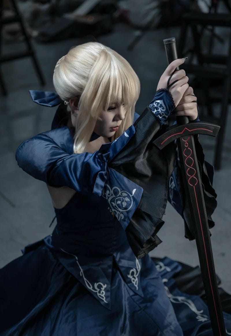anh-alter-saber-cosplay (14)