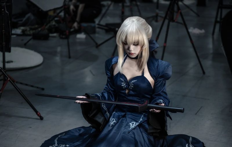 anh-alter-saber-cosplay (16)