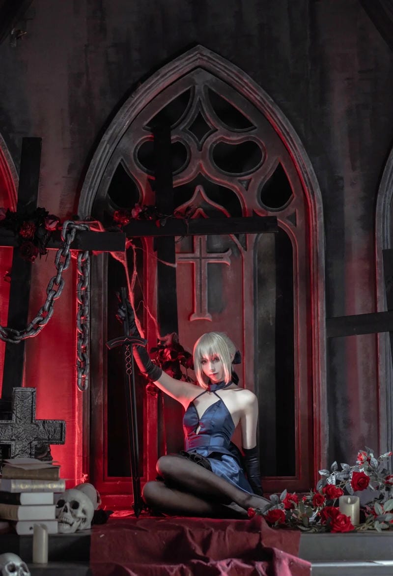 anh-alter-saber-cosplay (18)