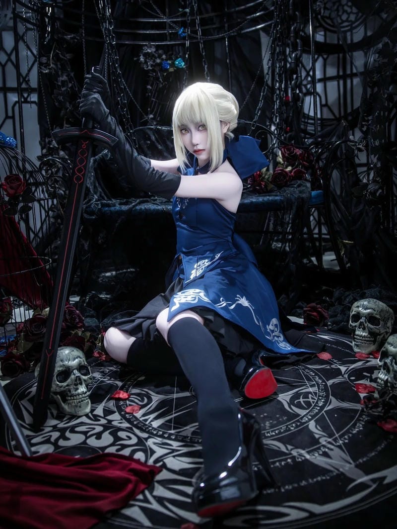 anh-alter-saber-cosplay (19)