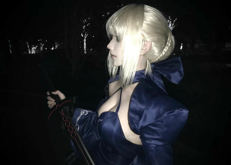 anh-alter-saber-cosplay (2)