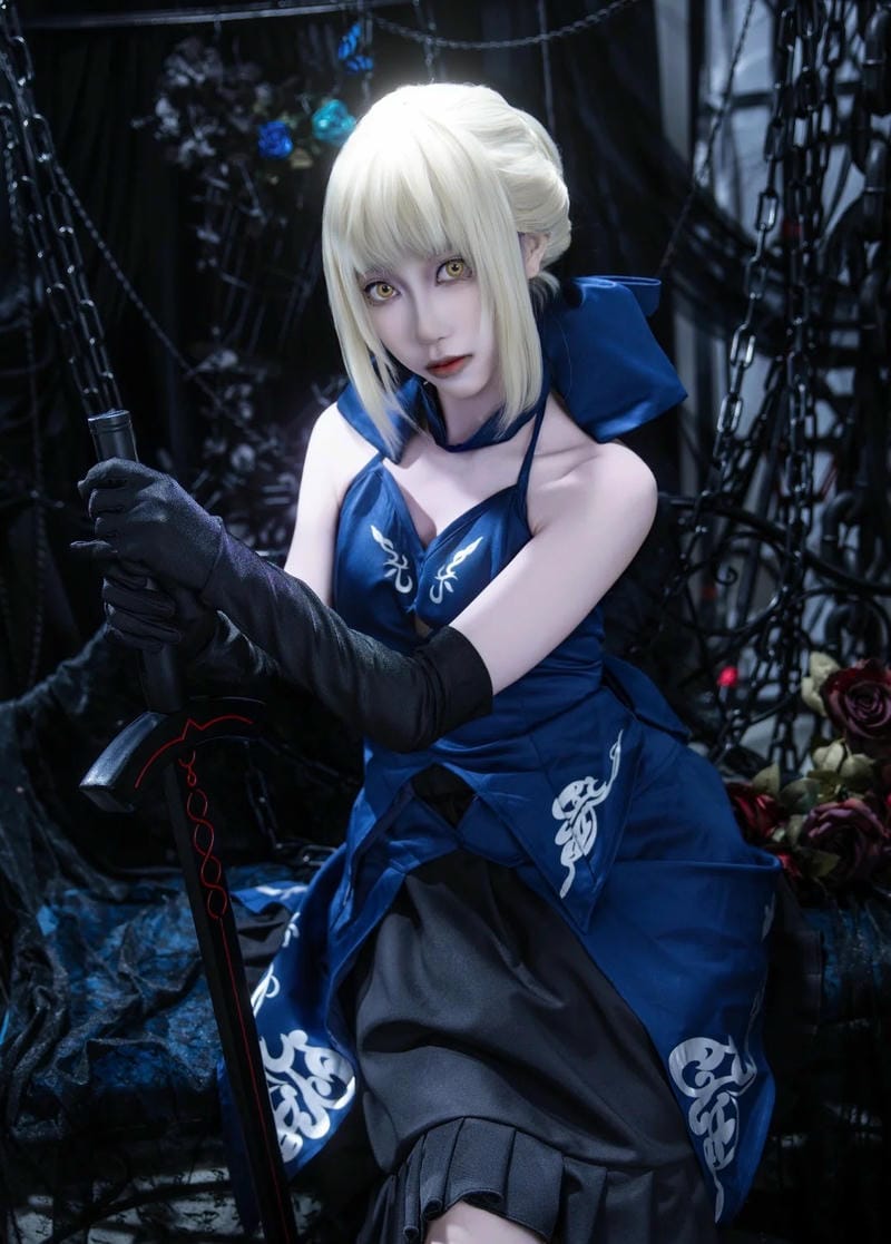 anh-alter-saber-cosplay (20)